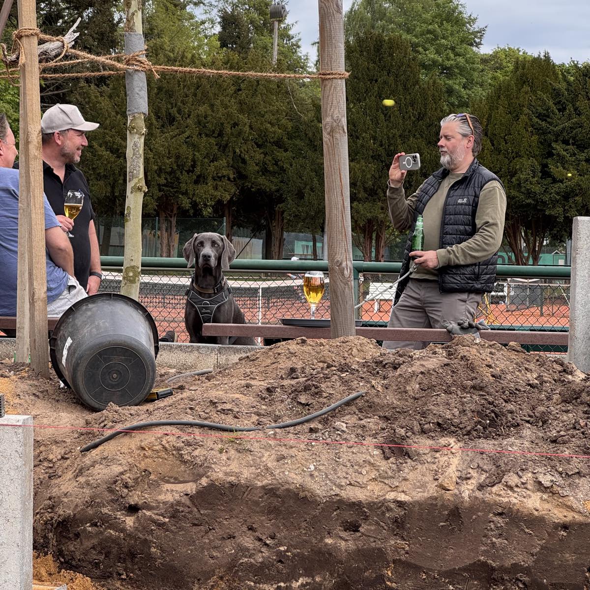 Bau der neuen Tribüne auf der Tennisanlage